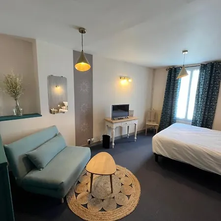 Le Vieux Greement Hotel 3*